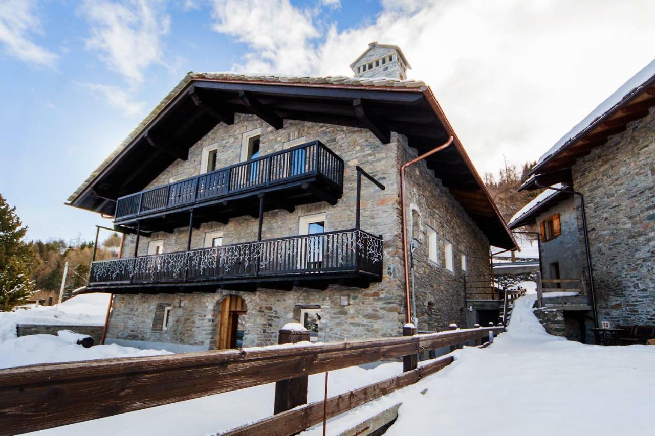 Nellali Villa Gressan Exterior photo